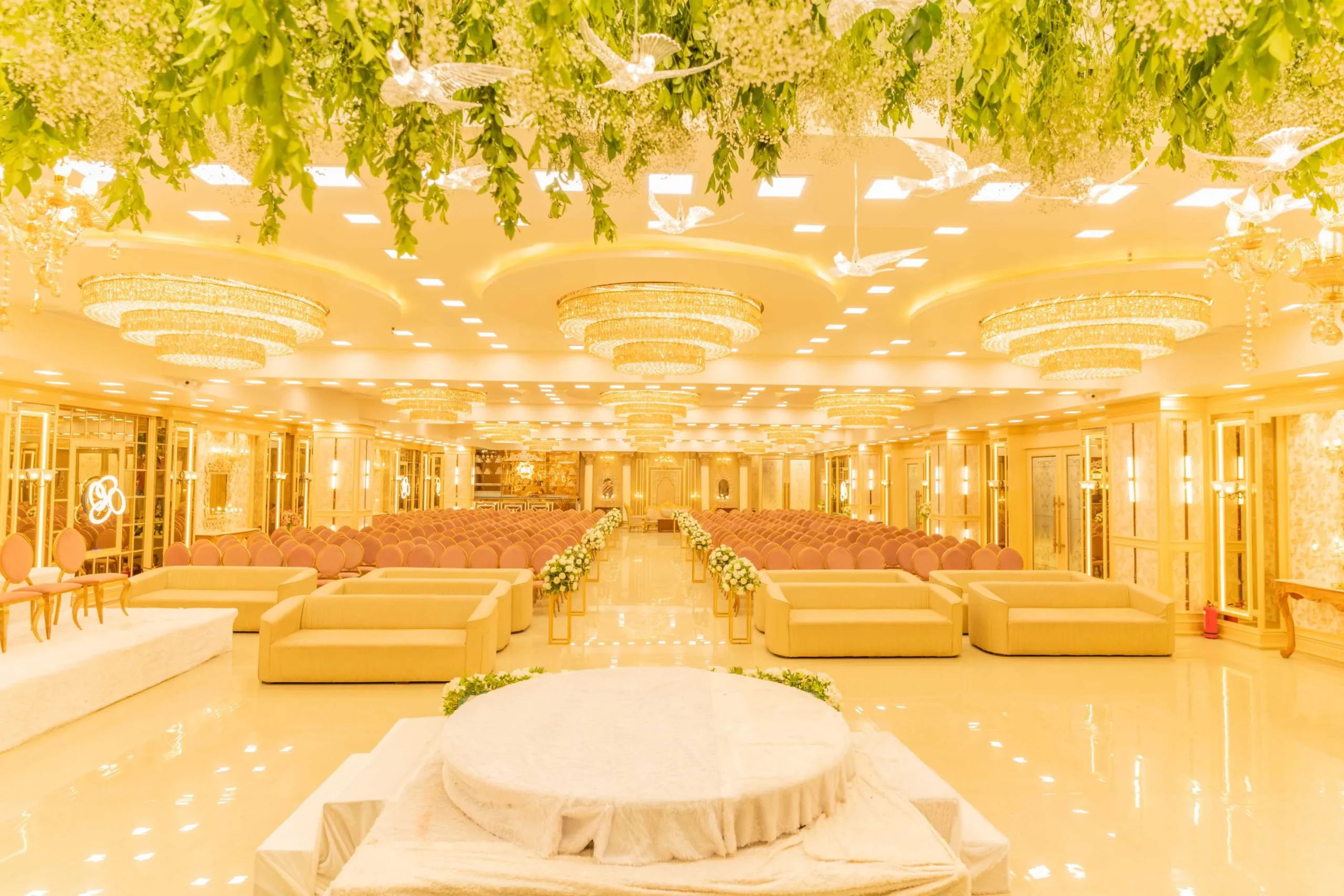 Stunning banquet hall photos Thane West - Royal Stage