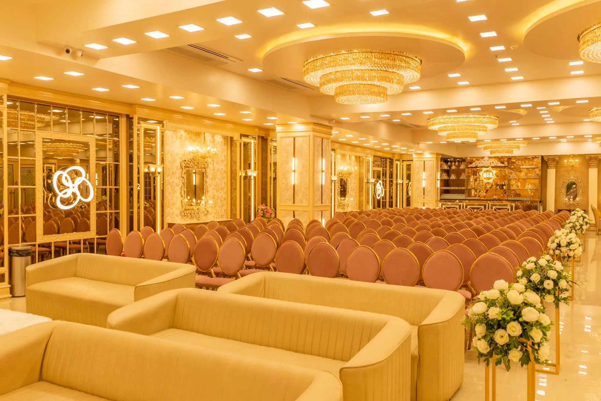 Premium Function Hall Majiwada - Mahajan Grand Banquet